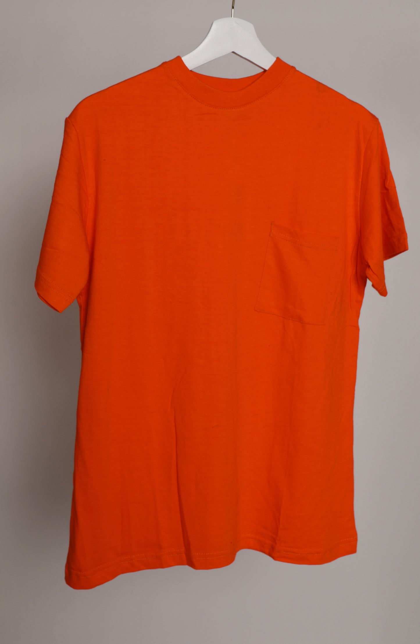 Basic slim fit t - shirt with chest pocket